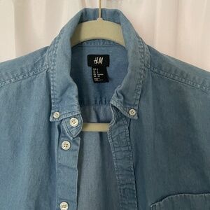 H & M Denim Blue SS Button Down Shirt Sz S